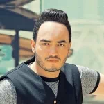 الاسم عايش